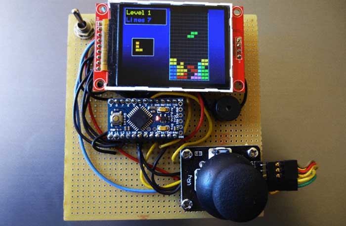 Arduino UNO Handheld Game Console