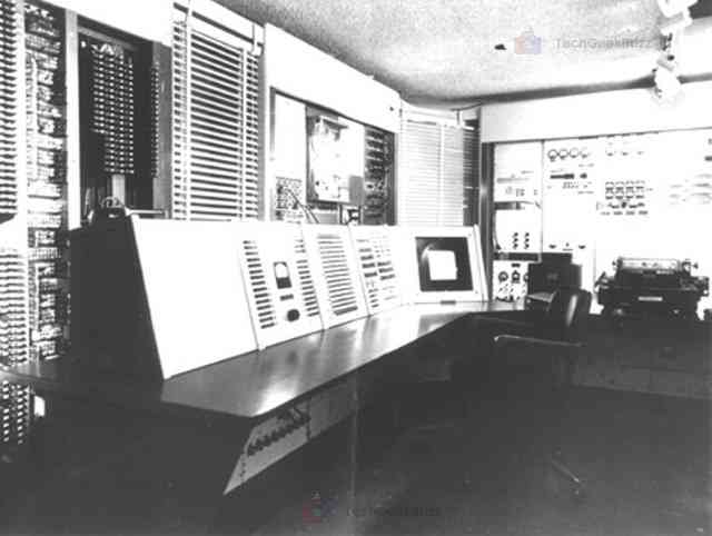 TX-0 (Transistorized Experimental Computer 0)